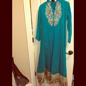 Pakistani/Indian dress 2pc